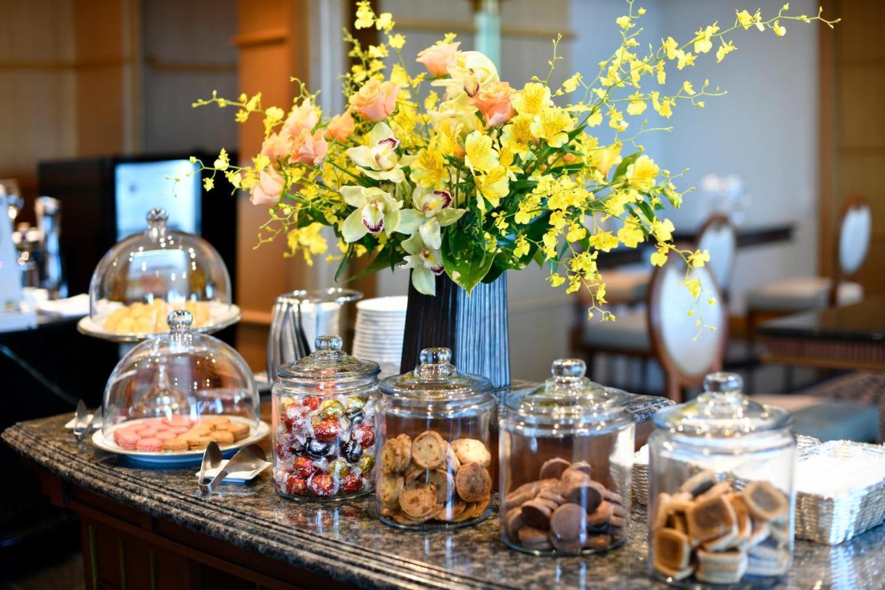 Hotel New Grand Yokohama  Esterno foto A typical afternoon tea buffet