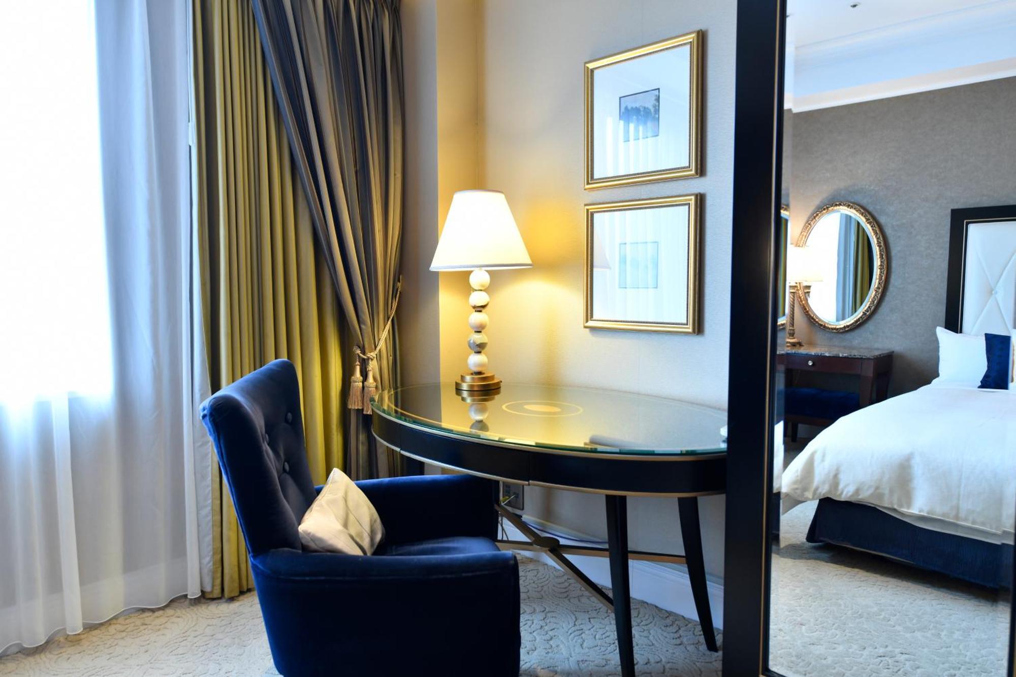 Hotel New Grand Yokohama  Esterno foto A room at the hotel