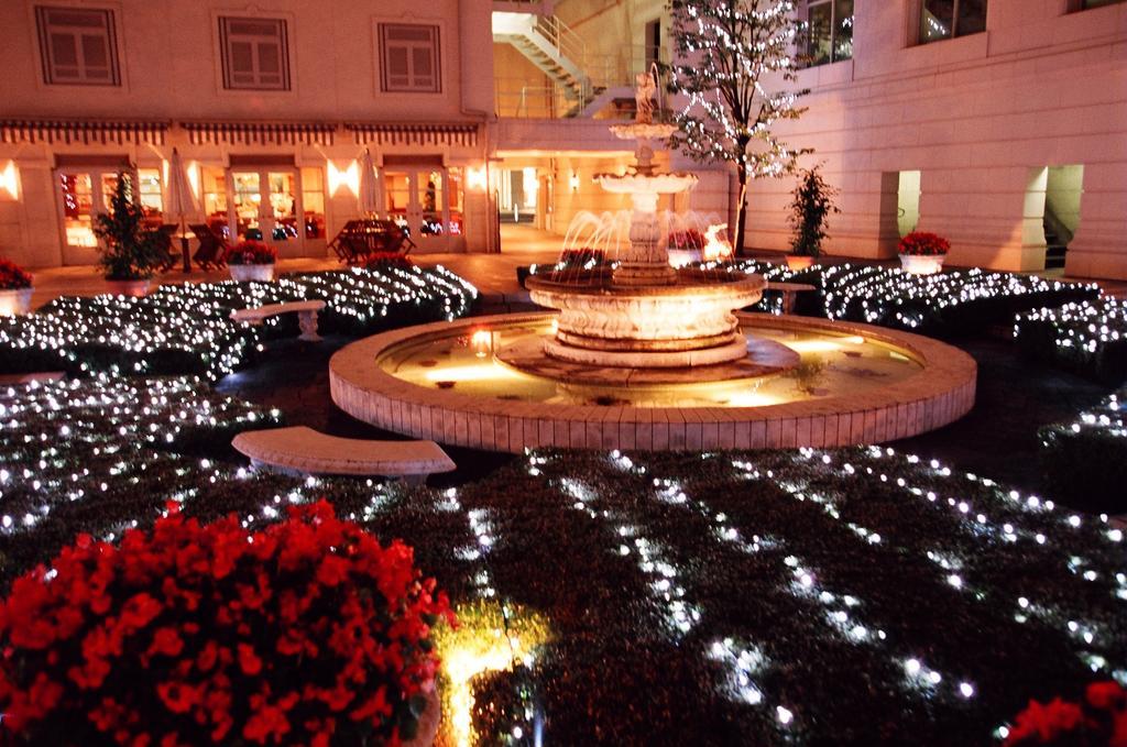 Hotel New Grand Yokohama  Esterno foto Fountain at the hotel